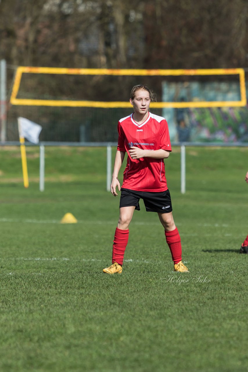 Bild 101 - C-Juniorinnen Kieler MTV -  MTSV POlympia Neumuenster : Ergebnis: 1:0